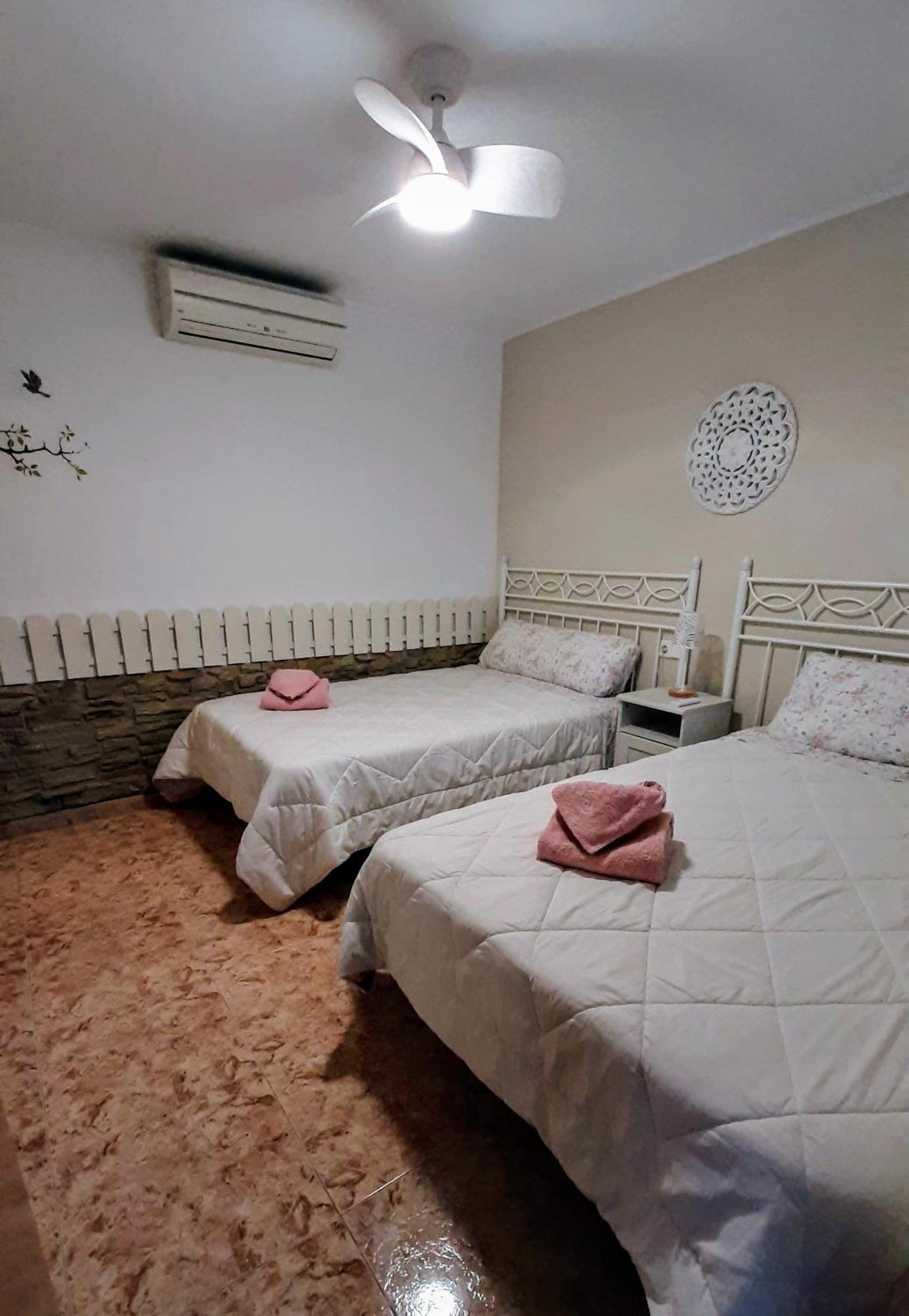 Vacacional Con Piscina Privada Y Barbacoa Hébergement de vacances *